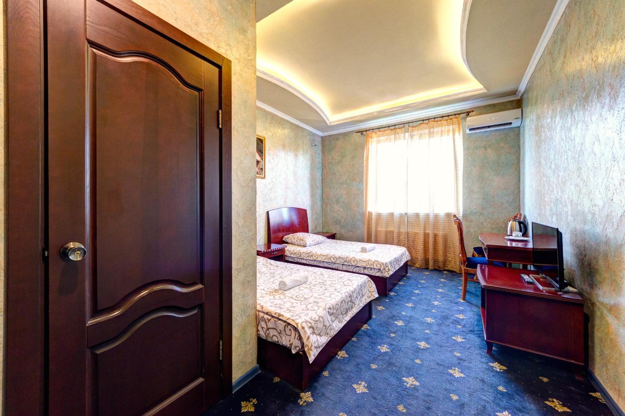 Hotel Kiev Lomakin Экстерьер фото